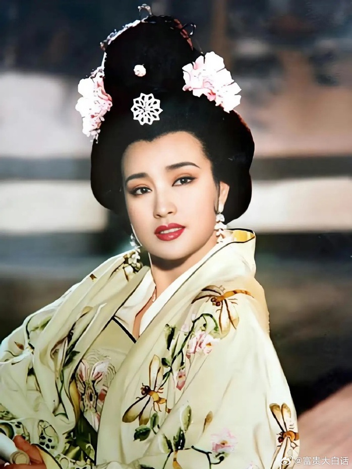 Lưu Hiểu Kh&aacute;nh t&aacute;i diễn V&otilde; Tắc Thi&ecirc;n ở tuổi 76 - Ảnh 3.