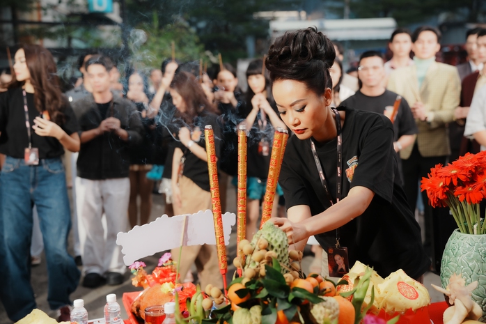 T&aacute;i hợp sau 8 năm, Thanh Hằng đối đầu Hồng &Aacute;nh - Ảnh 4.