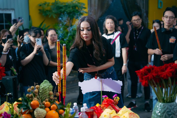 T&aacute;i hợp sau 8 năm, Thanh Hằng đối đầu Hồng &Aacute;nh - Ảnh 2.