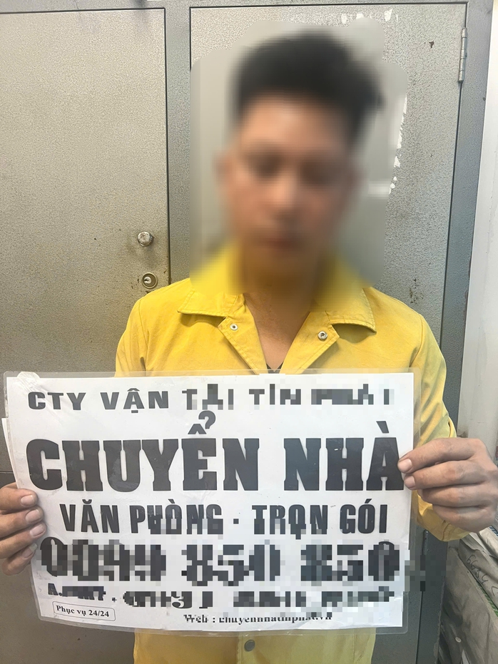 C&ocirc;ng an TPHCM cảnh b&aacute;o n&oacute;ng những người d&aacute;n quảng c&aacute;o thu&ecirc; - Ảnh 1.