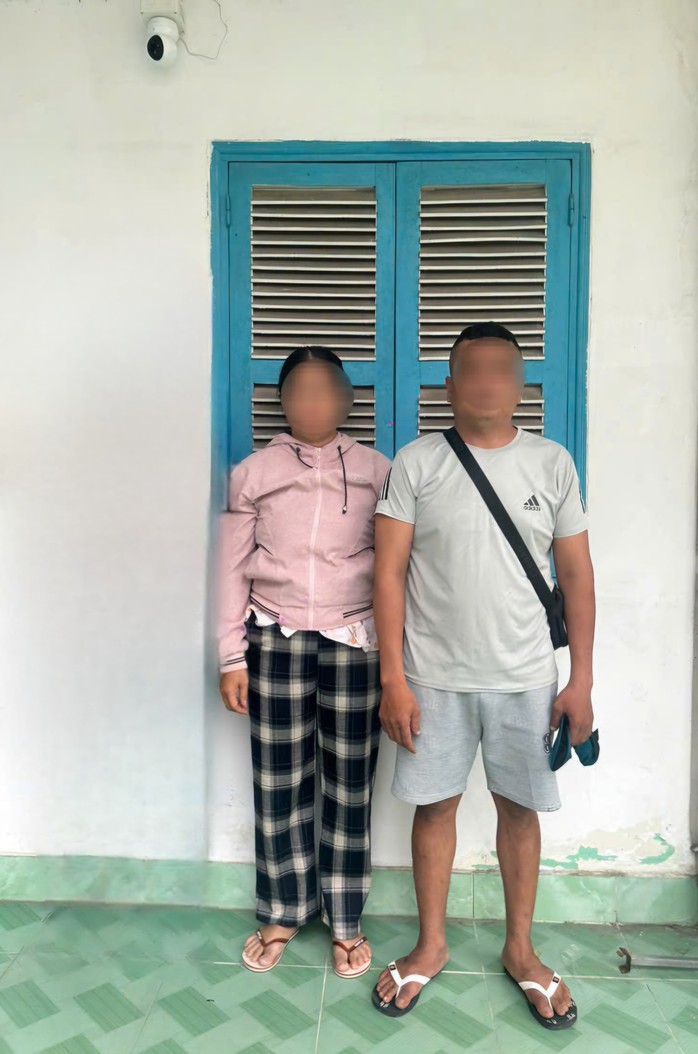 C&ocirc;ng an TPHCM cảnh b&aacute;o n&oacute;ng những người d&aacute;n quảng c&aacute;o thu&ecirc; - Ảnh 2.