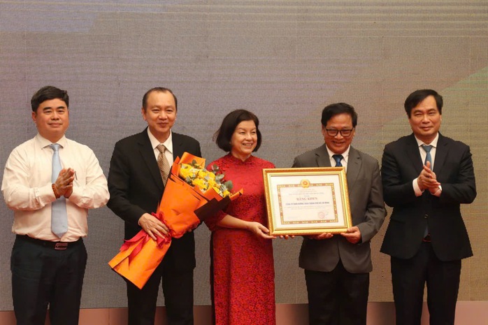 Đường s&aacute;ch TP HCM 10 năm lan tỏa tri thức v&agrave; gi&aacute; trị văn h&oacute;a - Ảnh 2.