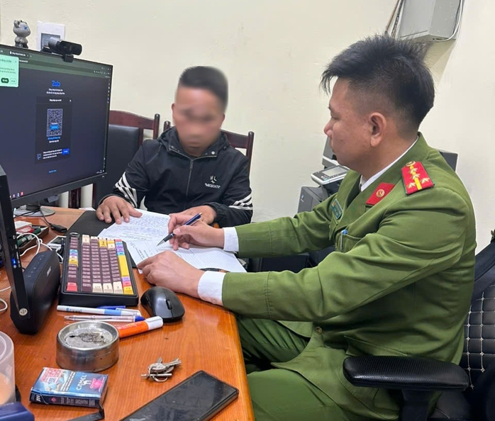 Người đàn ông đốt pháo nổ mừng tân gia bị xử lý theo pháp luật - Ảnh 2.