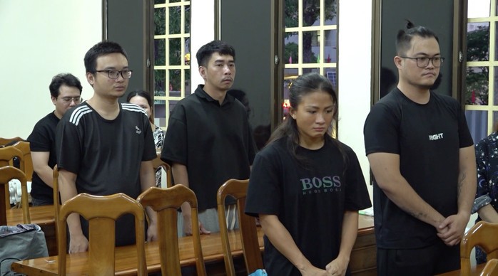 TPHCM ng&agrave;y 8-1: C&ocirc;ng ty tặng &ocirc; t&ocirc; cho nh&acirc;n vi&ecirc;n dịp tất ni&ecirc;n;  - Ảnh 2.