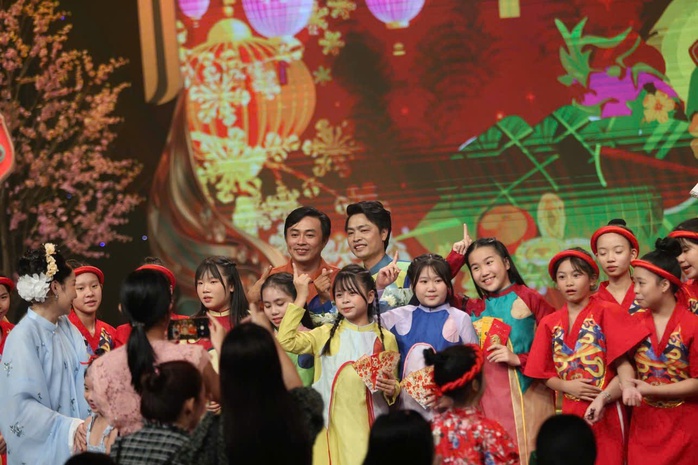 Hữu Ph&uacute;c, Y Nh&atilde; v&agrave; Si Si Academy bền bỉ với giải Mai V&agrave;ng - Ảnh 4.