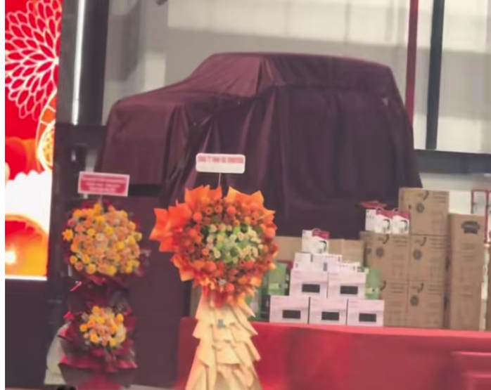 Một công ty tại TPHCM gây sốc với tiệc tất niên và quà khủng - Ảnh 1.