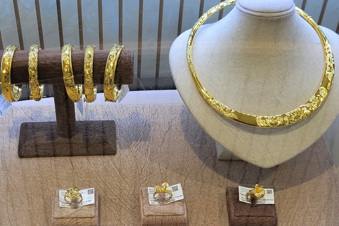 Gi&aacute; v&agrave;ng h&ocirc;m nay 9-1: Bật tăng trở lại sau phi&ecirc;n sụt giảm - Ảnh 1.