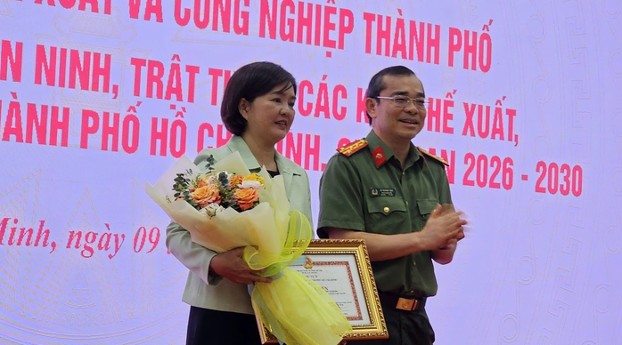 K&yacute; kết quy chế phối hợp giữa C&ocirc;ng an TPHCM v&agrave; HEPZA đảm bảo an ninh trật tự - Ảnh 2.