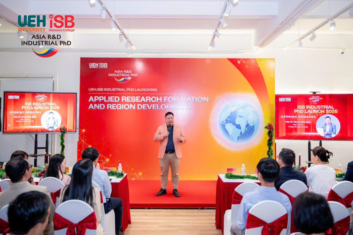 UEH.ISB ra mắt Chương tr&igrave;nh Tiến sĩ Nghi&ecirc;n cứu Ứng dụng, kết nối học thuật với thực tiễn ph&aacute;t triển - Ảnh 1.