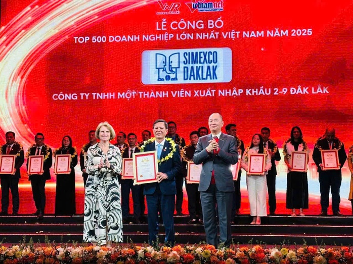 Simexco Daklak lọt Top 500 doanh nghiệp lớn nhất Việt Nam 2025 - Ảnh 1.