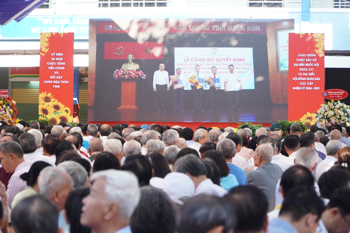 Gần 1.000 đại biểu dự họp mặt mừng Đảng, mừng xu&acirc;n của phường Di&ecirc;n Hồng - Ảnh 3.