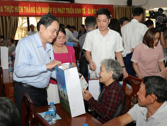 Chủ tịch Quốc hội Trần Thanh Mẫn kiểm tra công tác bầu cử tại Cần Thơ 2026 - Ảnh 5. Chủ tịch Quốc hội Trần Thanh Mẫn kiểm tra công tác bầu cử tại Cần Thơ 2026 - Ảnh 5.