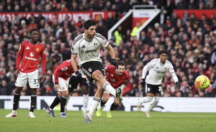 Sesko lập công phút bù giờ, Man United thắng trận Ngoại hạng thứ ba liên tiếp - Ảnh 5.