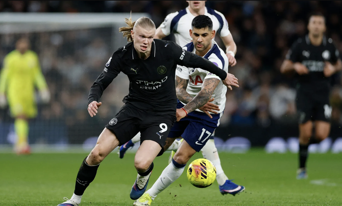 Solanke ghi siêu phẩm kiểu "bò cạp", Tottenham cầm chân kình địch Man City - Ảnh 1.