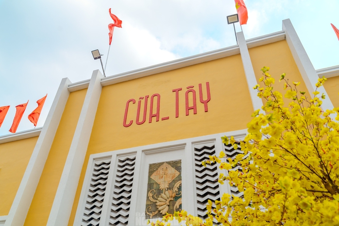 VIDEO: Người d&acirc;n n&oacute;i g&igrave; ở diện mạo mới của chợ Bến Th&agrave;nh dịp Tết B&iacute;nh Ngọ? - Ảnh 2.