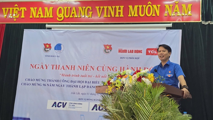Đoàn thanh niên Báo Người Lao Động hỗ trợ học sinh khó khăn ở Đông Đắk Lắk - Ảnh 4.