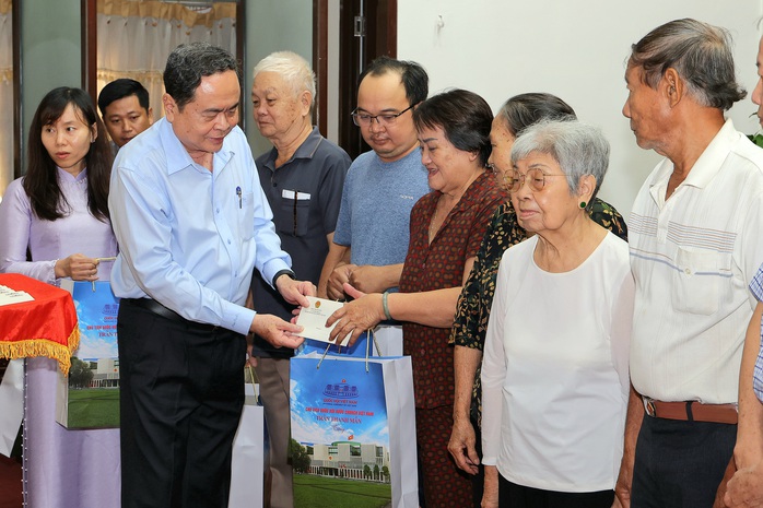 Chủ tịch Quốc hội Trần Thanh Mẫn kiểm tra công tác bầu cử tại Cần Thơ 2026 - Ảnh 4. Chủ tịch Quốc hội Trần Thanh Mẫn kiểm tra công tác bầu cử tại Cần Thơ 2026 - Ảnh 4.