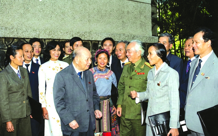 Thời bao cấp đ&atilde; l&ugrave;i xa  - Ảnh 1.