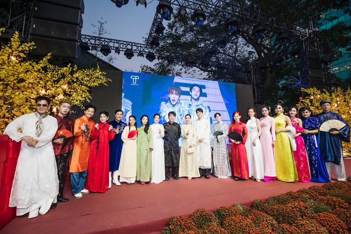 H&agrave;ng loạt nghệ sĩ nhận bằng khen  - Ảnh 2.