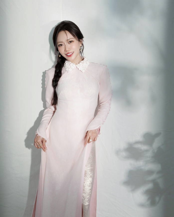 Diệu Nhi dịu d&agrave;ng bất ngờ trước thềm năm mới  - Ảnh 1.