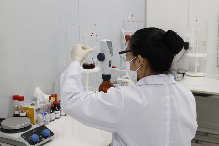 Từ l&agrave;ng ch&agrave;i xưa, nước mắm Phan Thiết chinh phục kệ Costco Mỹ - Ảnh 4.