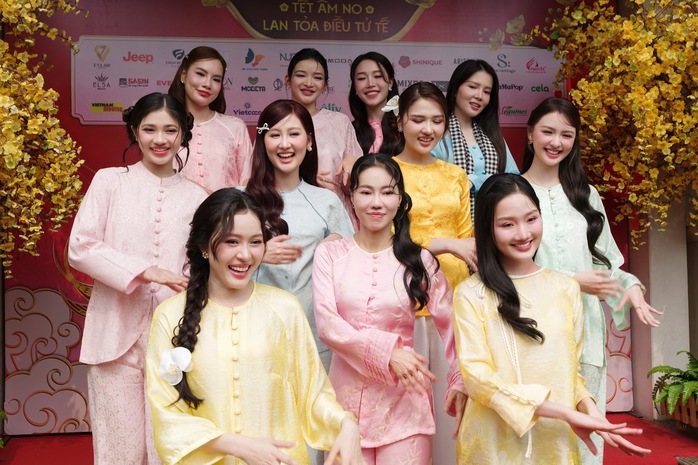 Trao hơn 1,3 tỉ đồng cho người ngh&egrave;o ăn Tết  - Ảnh 5.