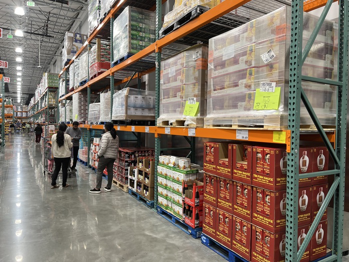 Từ l&agrave;ng ch&agrave;i xưa, nước mắm Phan Thiết chinh phục kệ Costco Mỹ - Ảnh 3.