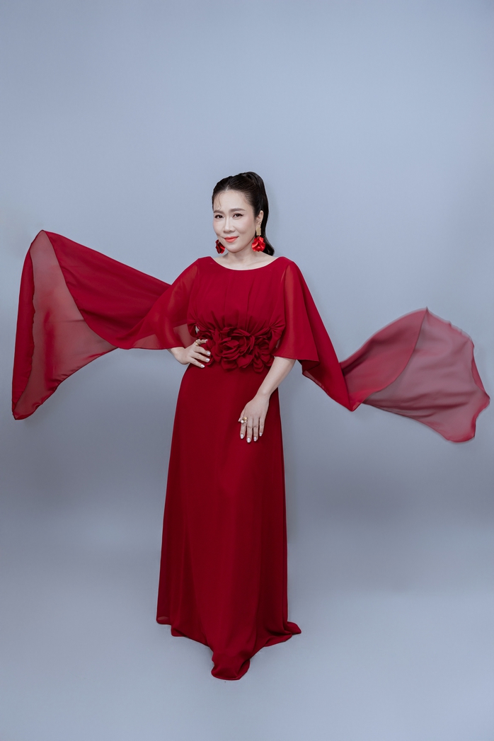 NSƯT V&acirc;n Kh&aacute;nh n&oacute;i thẳng về &aacute;p lực "ma cũ, ma mới" - Ảnh 4.