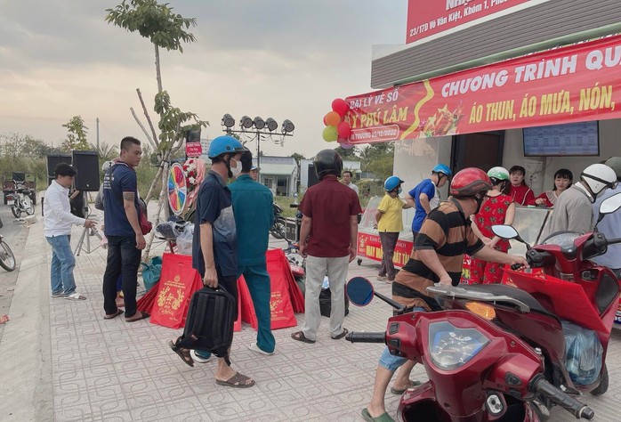 Xổ số miền Nam 2026: Đại l&yacute; Bảy Ph&uacute; L&acirc;m truy t&igrave;m người tr&uacute;ng độc đắc 28 tỉ Đồng - Ảnh 3.