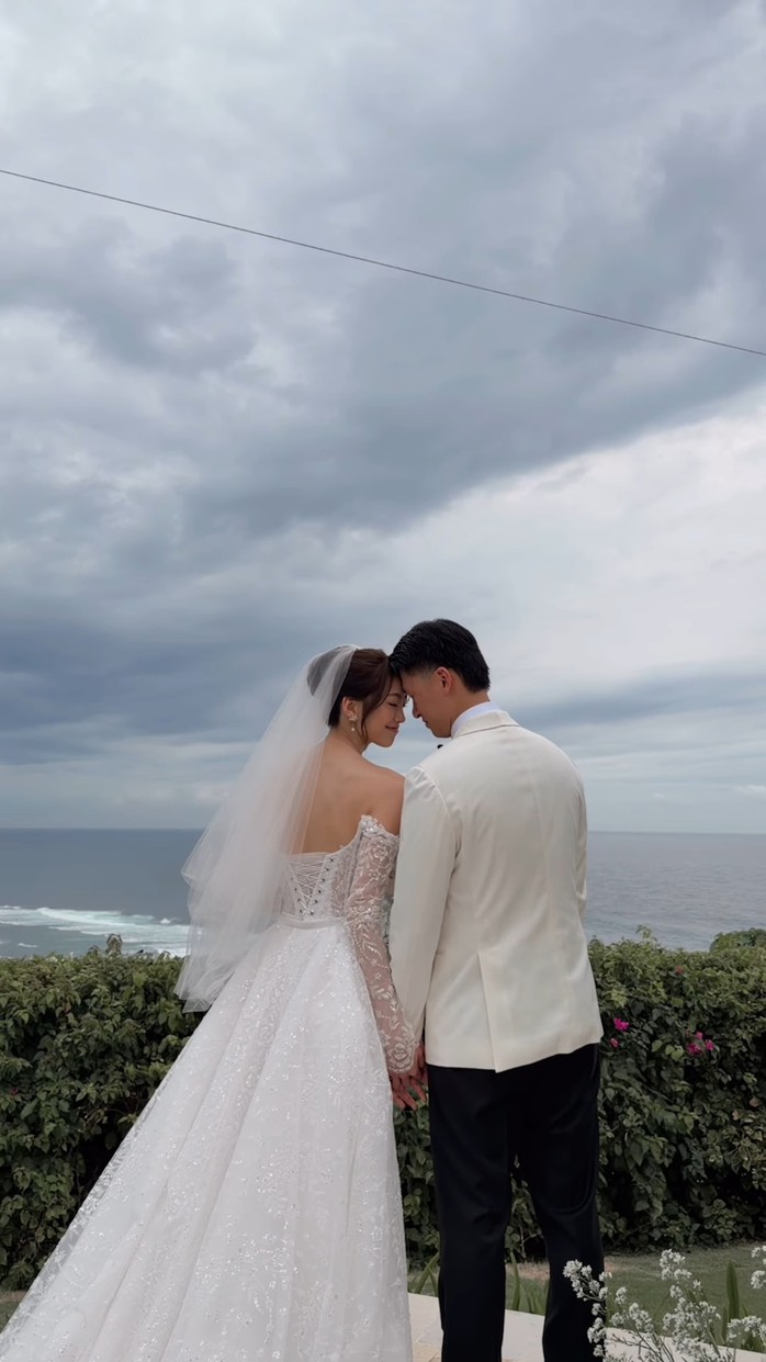 "Nữ thần ch&acirc;n d&agrave;i" b&iacute; mật cưới người t&igrave;nh l&acirc;u năm - Ảnh 8.