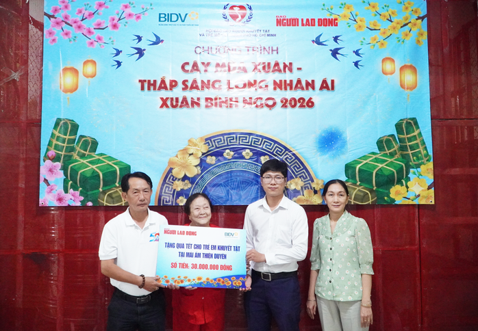 Tết n&agrave;y c&aacute;c ch&aacute;u được ăn ngon, mặc đẹp rồi! - Ảnh 1.