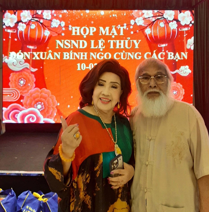 NSND Lệ Thủy giữ lửa nghĩa t&igrave;nh s&acirc;n khấu mỗi độ xu&acirc;n về - Ảnh 3.