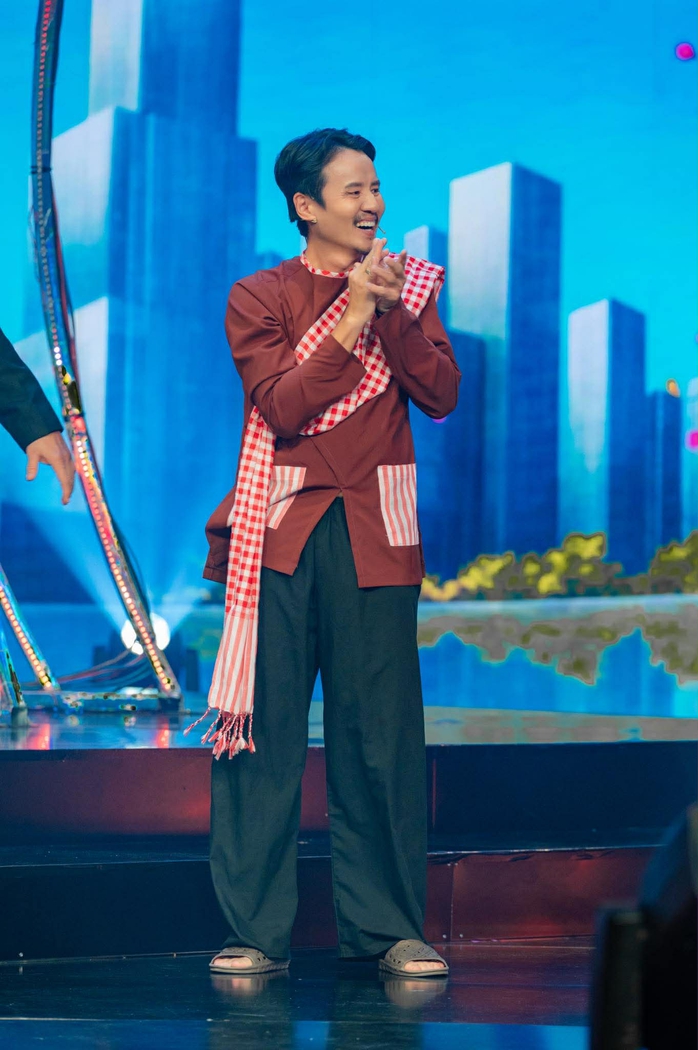 Hồ Quang Mẫn h&oacute;a th&acirc;n th&agrave;nh T&aacute;o N&ocirc;ng nghiệp trong chương tr&igrave;nh xu&acirc;n  - Ảnh 4.