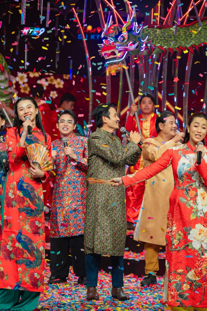 Hồ Quang Mẫn h&oacute;a th&acirc;n th&agrave;nh T&aacute;o N&ocirc;ng nghiệp trong chương tr&igrave;nh xu&acirc;n  - Ảnh 1.