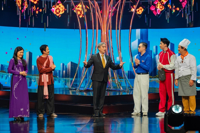 Hồ Quang Mẫn h&oacute;a th&acirc;n th&agrave;nh T&aacute;o N&ocirc;ng nghiệp trong chương tr&igrave;nh xu&acirc;n  - Ảnh 2.