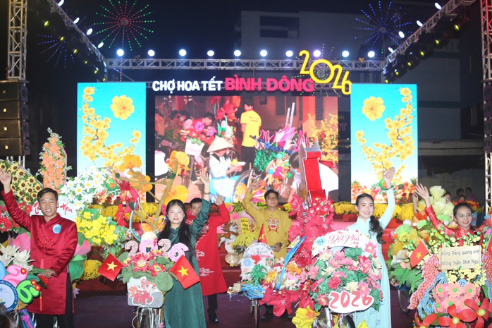 TPHCM: Khai mạc Chợ hoa Tết B&igrave;nh Đ&ocirc;ng - Xu&acirc;n B&iacute;nh Ngọ 2026 - Ảnh 14.