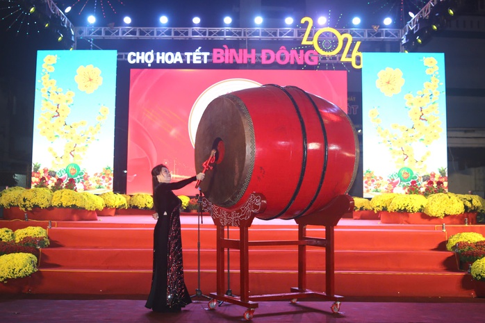 TPHCM: Khai mạc Chợ hoa Tết B&igrave;nh Đ&ocirc;ng - Xu&acirc;n B&iacute;nh Ngọ 2026 - Ảnh 5.