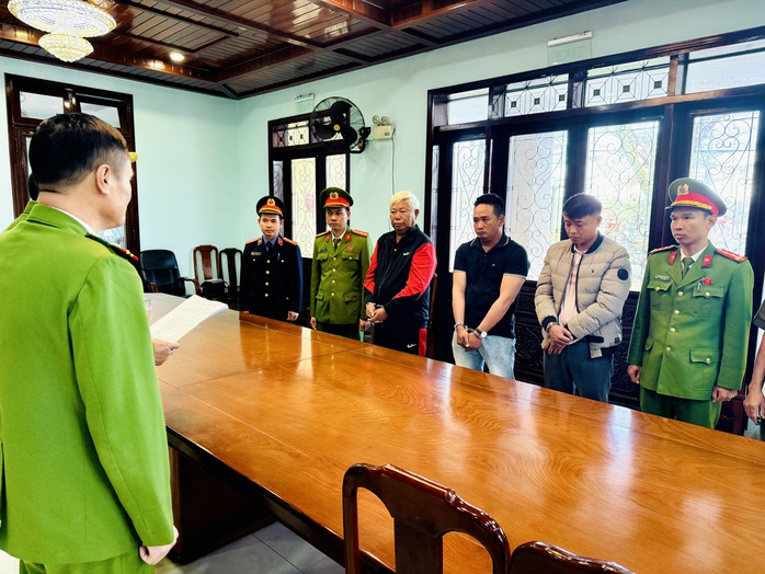 Từ th&ocirc;ng tin tr&ecirc;n kh&ocirc;ng gian mạng, c&ocirc;ng an ph&aacute; chuy&ecirc;n &aacute;n trục lợi khai th&aacute;c cao lanh - Ảnh 1.