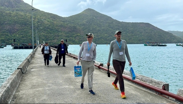 First international cruise of 2026 docks at Con Dao - Ảnh 1.