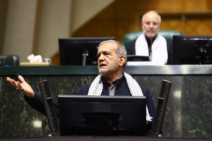 Mỹ tăng sức &eacute;p, Tổng thống Iran xin lỗi v&igrave; trấn &aacute;p biểu t&igrave;nh - Ảnh 1.