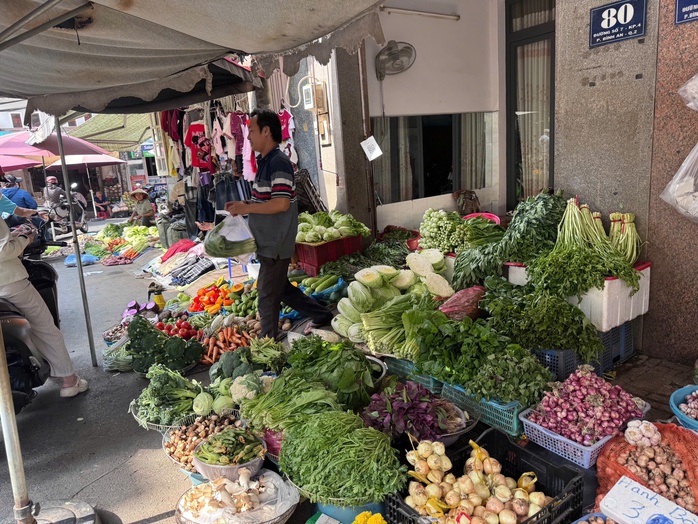 Rau củ quả dồi d&agrave;o dịp Tết - Ảnh 1.