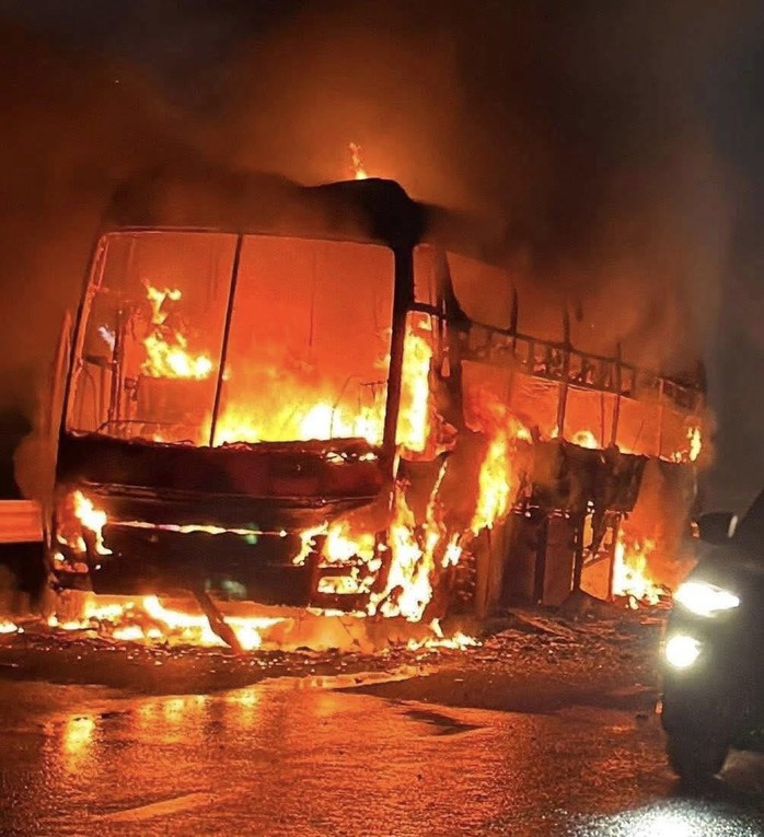 &Ugrave;n tắc k&eacute;o d&agrave;i tại khu vực Đ&egrave;o Cả - Ảnh 4.