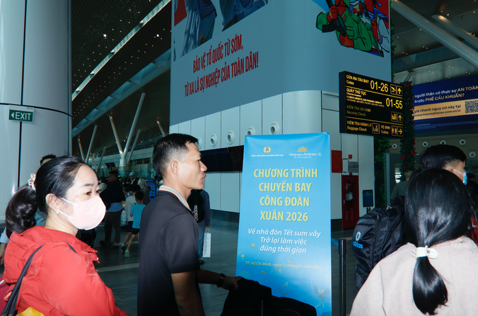 Chuyến bay C&ocirc;ng đo&agrave;n đưa hơn 1.050 c&ocirc;ng nh&acirc;n về qu&ecirc; đ&oacute;n Tết - Ảnh 11.