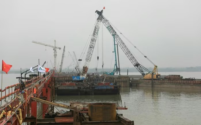 C&ocirc;ng nh&acirc;n b&aacute;m c&ocirc;ng trường trọng điểm, l&agrave;m việc xuy&ecirc;n Tết B&iacute;nh Ngọ 2026 - Ảnh 5.