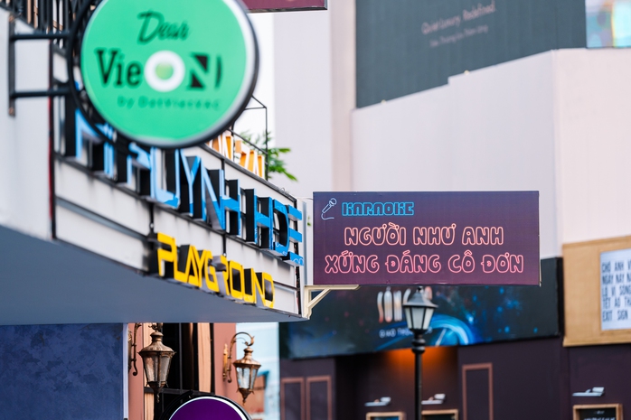 NSND Kim Xu&acirc;n, L&ecirc; Kh&aacute;nh, Huỳnh Lập&hellip; tụ hội d&agrave;n trai đẹp, g&aacute;i xinh - Ảnh 9.