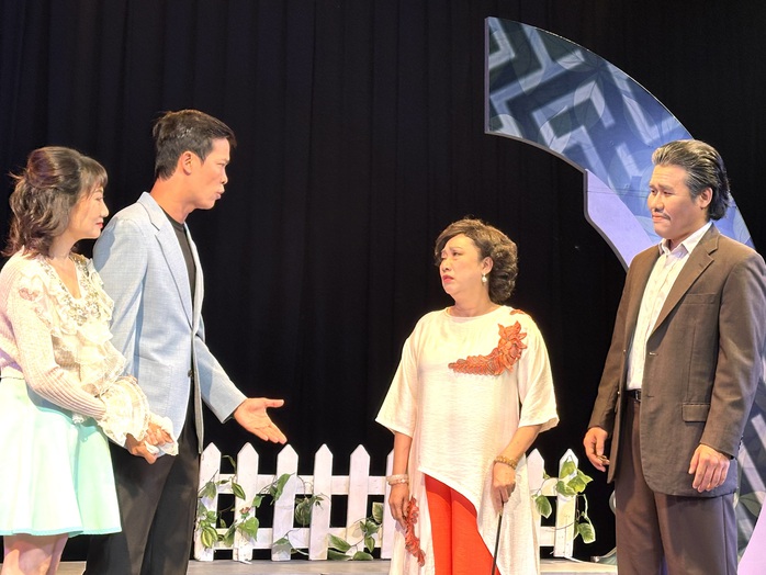 Giải tr&iacute; ng&agrave;y Tết đa dạng, đặc sắc - Ảnh 2.