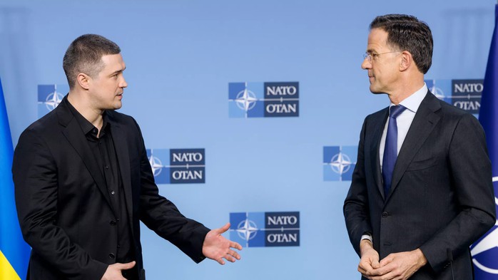 Ukraine nhận "mưa viện trợ", quyết nhắm tới kinh tế Nga - Ảnh 1. Ukraine nhận "mưa viện trợ", quyết nhắm kinh tế Nga - Ảnh 1.