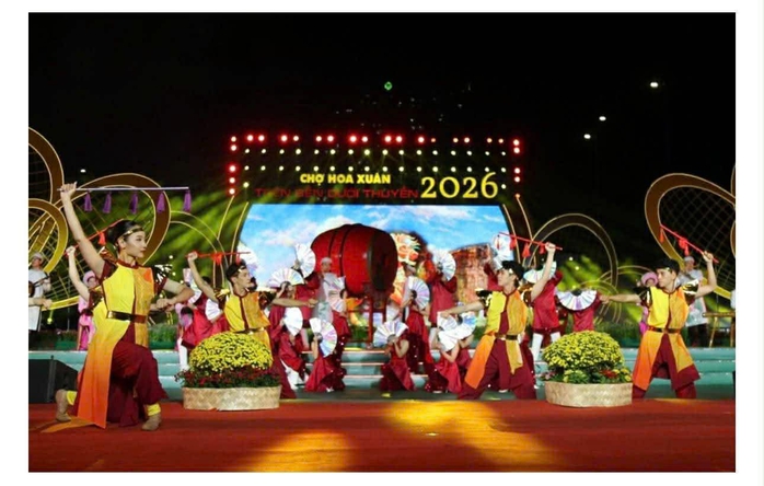 "Rực rỡ bến ngọc thuyền hoa" &ndash; khi di sản ng&acirc;n vang giữa l&ograve;ng đ&ocirc; thị hiện đại - Ảnh 4.