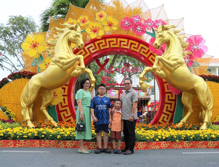 VIDEO: K&yacute; ức Tết xưa &ugrave;a về ở chợ qu&ecirc; giữa phố  - Ảnh 13.