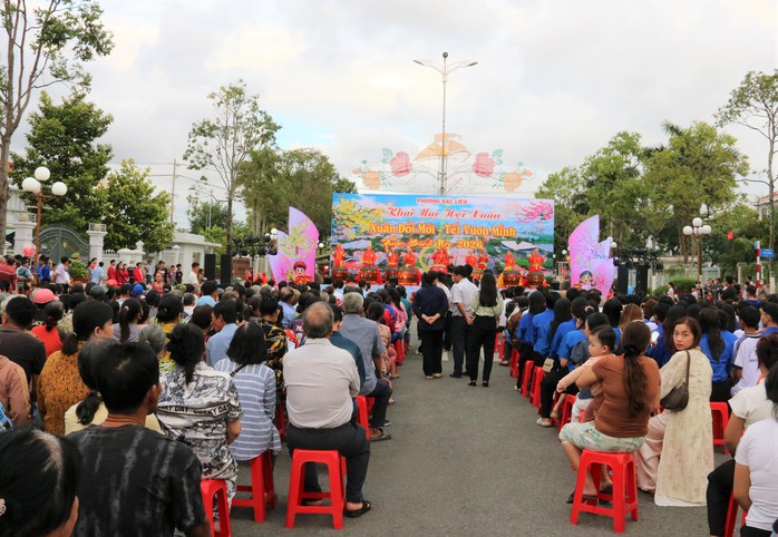 VIDEO: K&yacute; ức Tết xưa &ugrave;a về ở chợ qu&ecirc; giữa phố  - Ảnh 2.